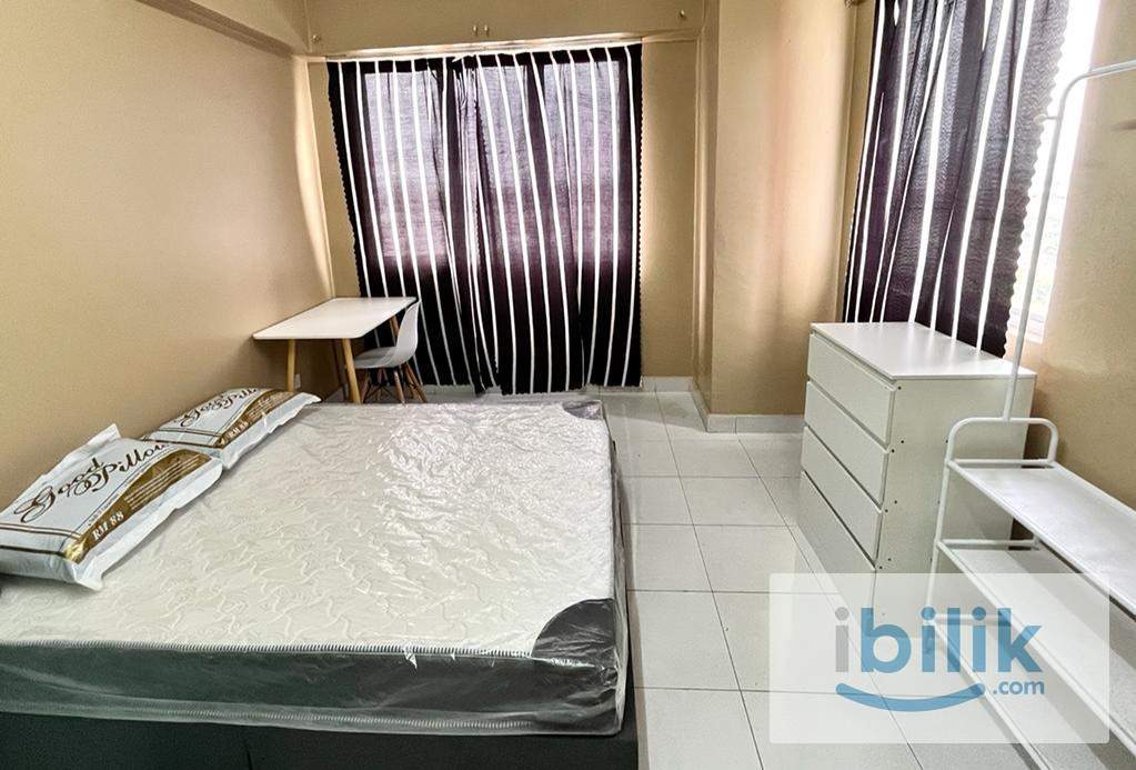 Beautiful Master Room at MainPlace nearby LRT - Image 2