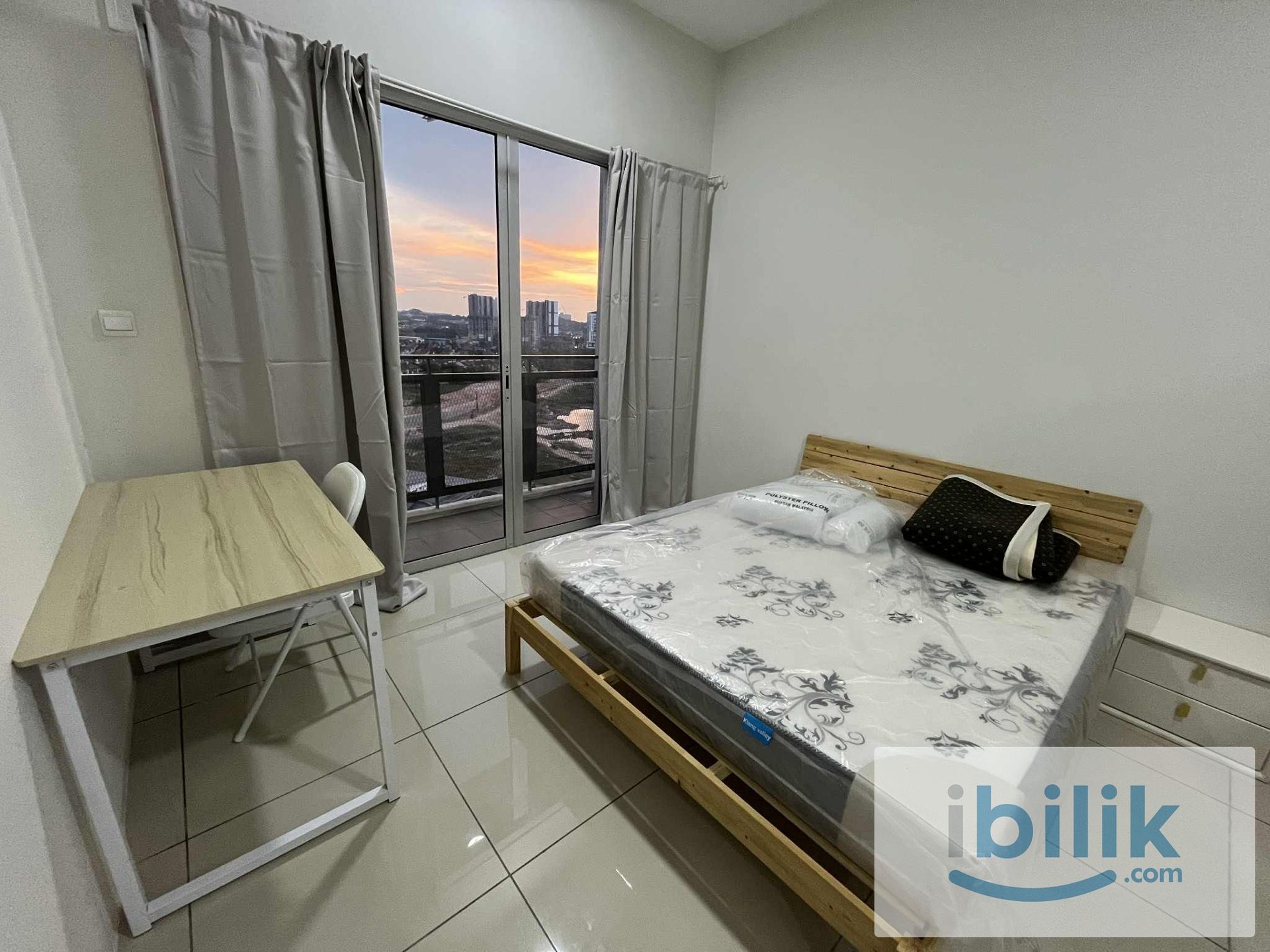 Balcony Room for rent - Image 1
