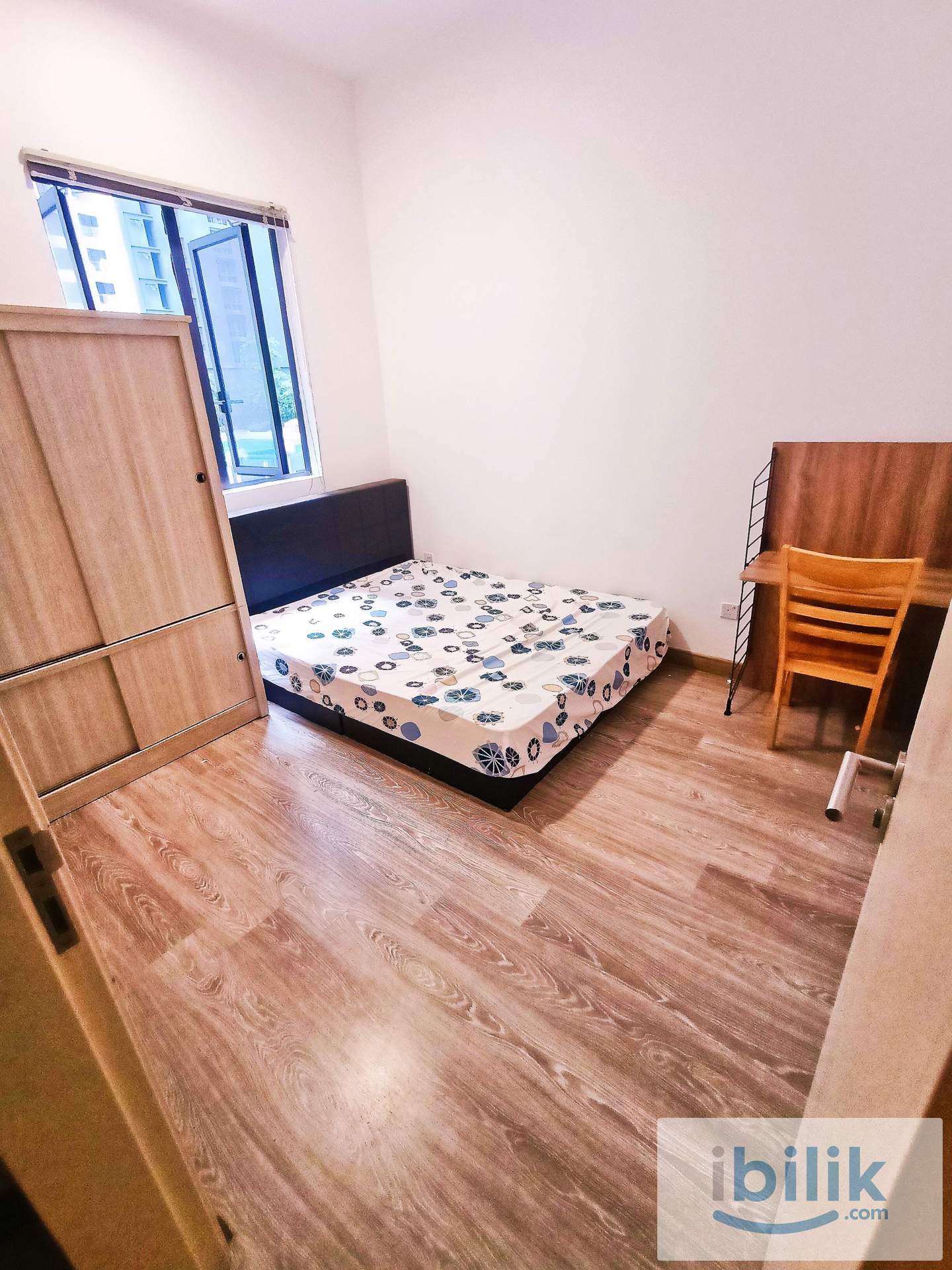 Middle Room  - Image 1