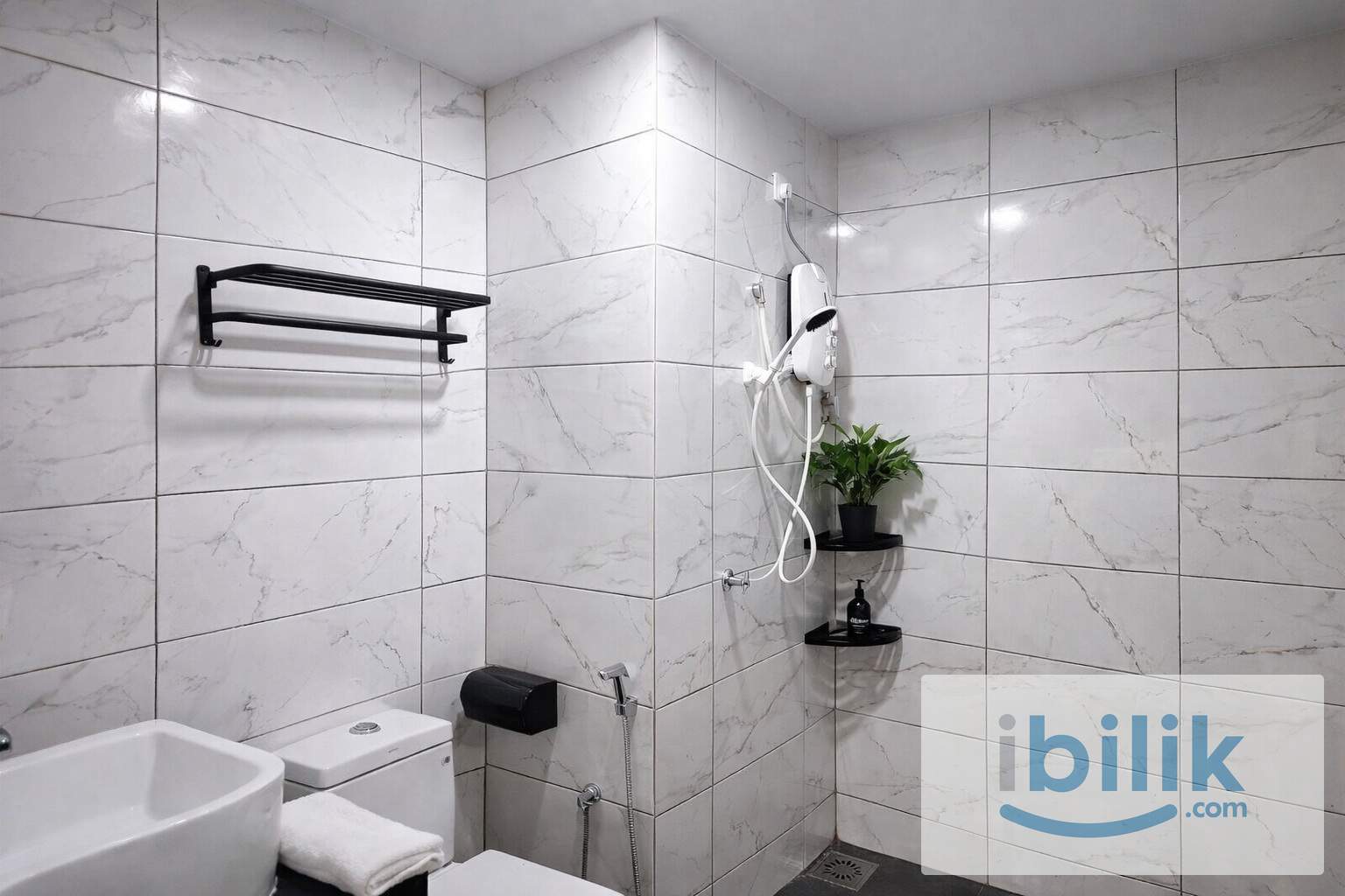 🌟 Modern Medium Room for Professionals @ Icon City, Perai – Fully Inclusive - Image 5