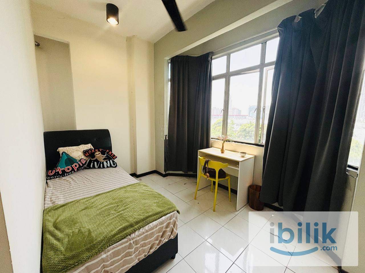 LRT 3Mins Walk Single Room in OUG Condo Ready to Move In - Image 1