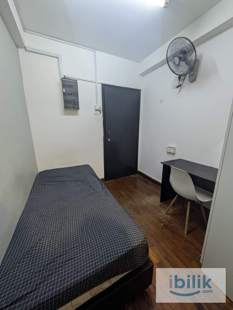 Looking for Male Single Room Attached Bathroom in Bistari Condo, PWTC - Image 1