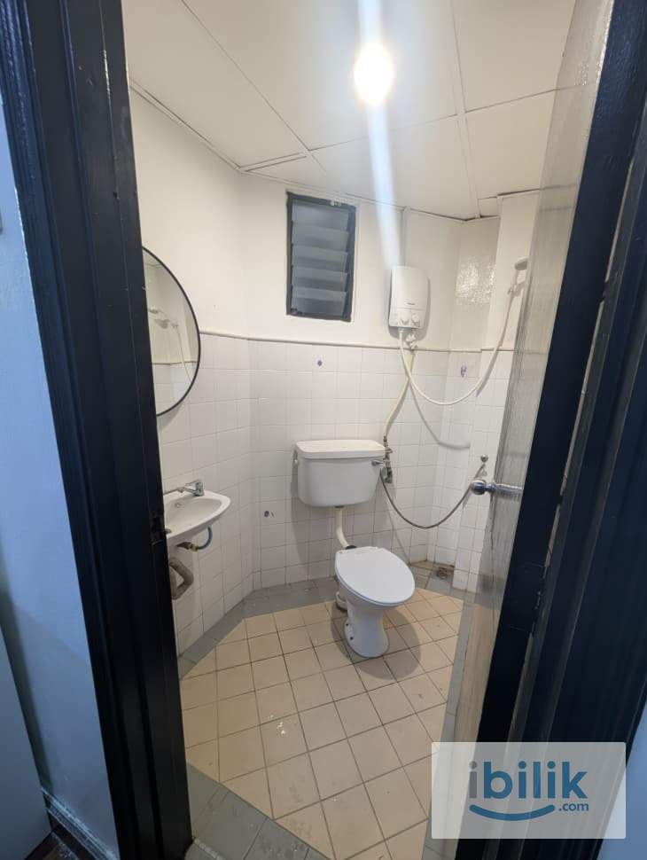 Looking for Male Single Room Attached Bathroom in Bistari Condo, PWTC - Image 3