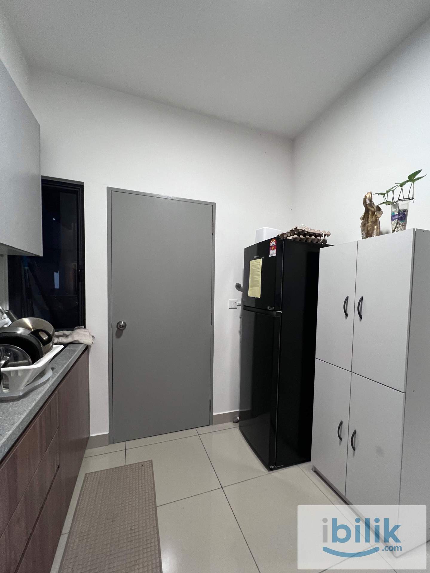 FULLY FURNISHED BEDROOM FOR RENT (MALE ONLY) - Image 5