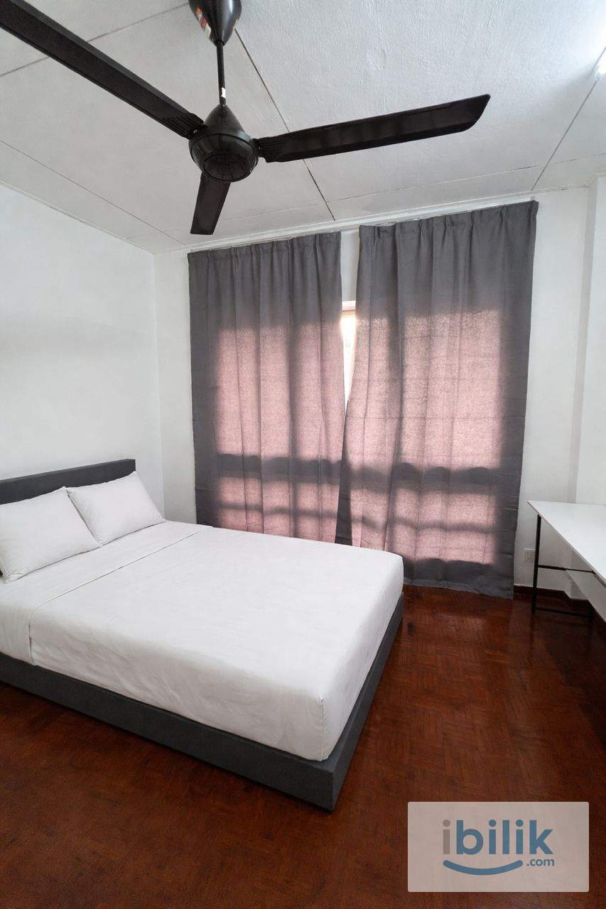 MASTER BEDROOM FOR RENT (MALE ONLY) - Image 1