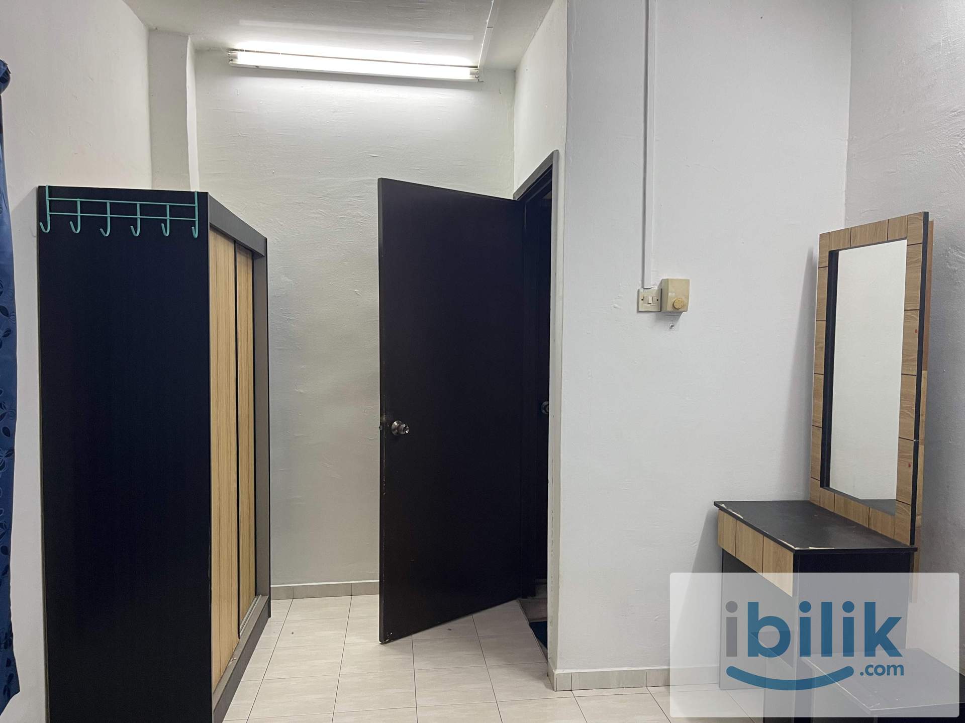 Miharja Condo Large Room for Rent | Near MRT & LRT - Image 2