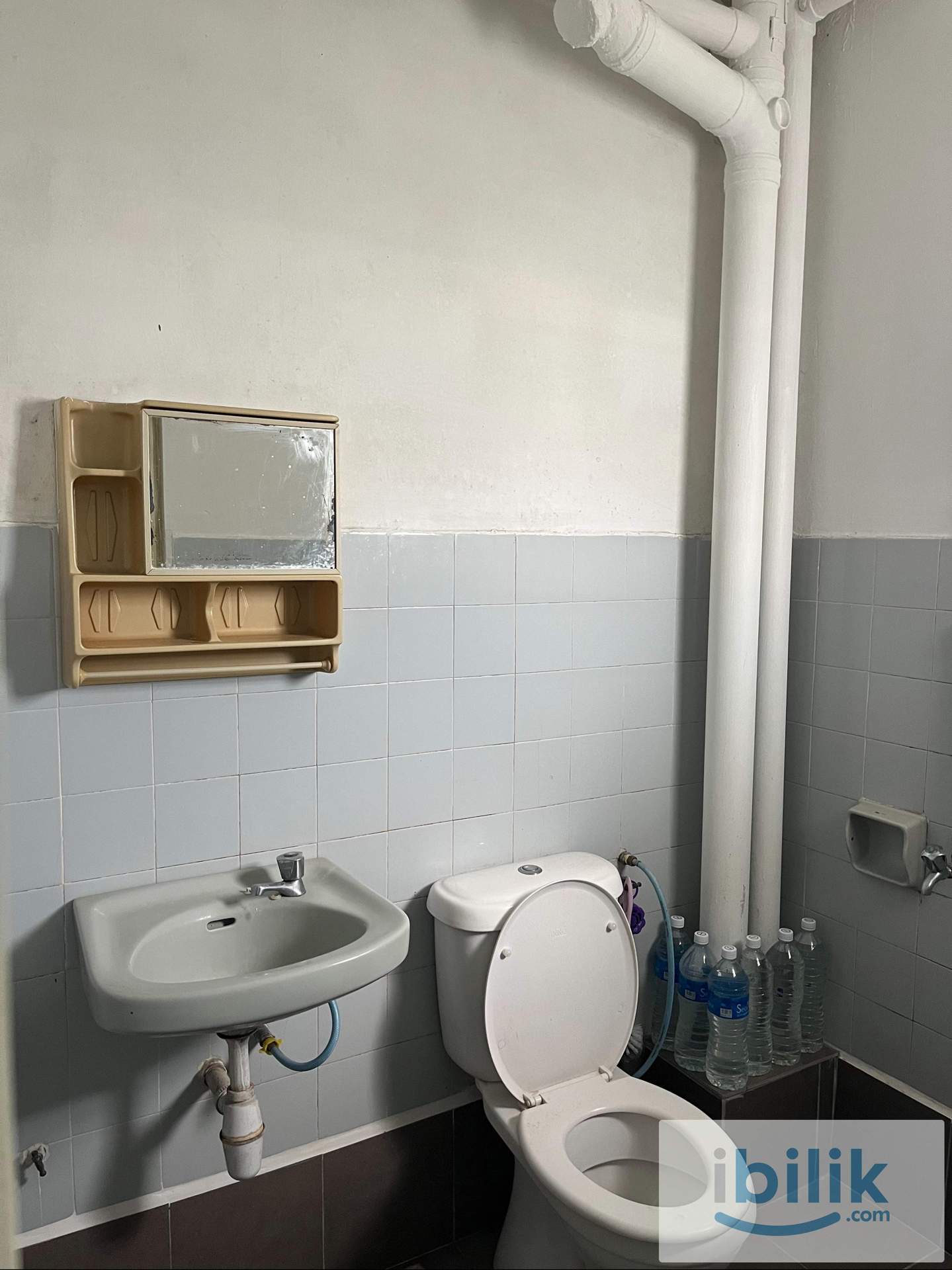 Miharja Condo Large Room for Rent | Near MRT & LRT - Image 4