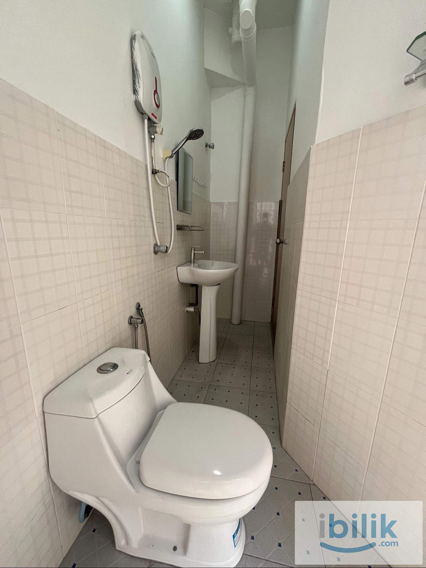Room for Rent near UTAR Sungai Long | Suitable for Single Males/Females | RM550/month - Image 5