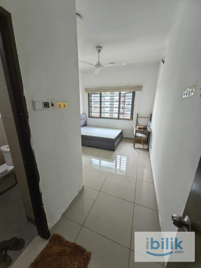 Master Room at Condominium Residensi Zamrud, Jalan Reko, Kajang 2 - Image 4