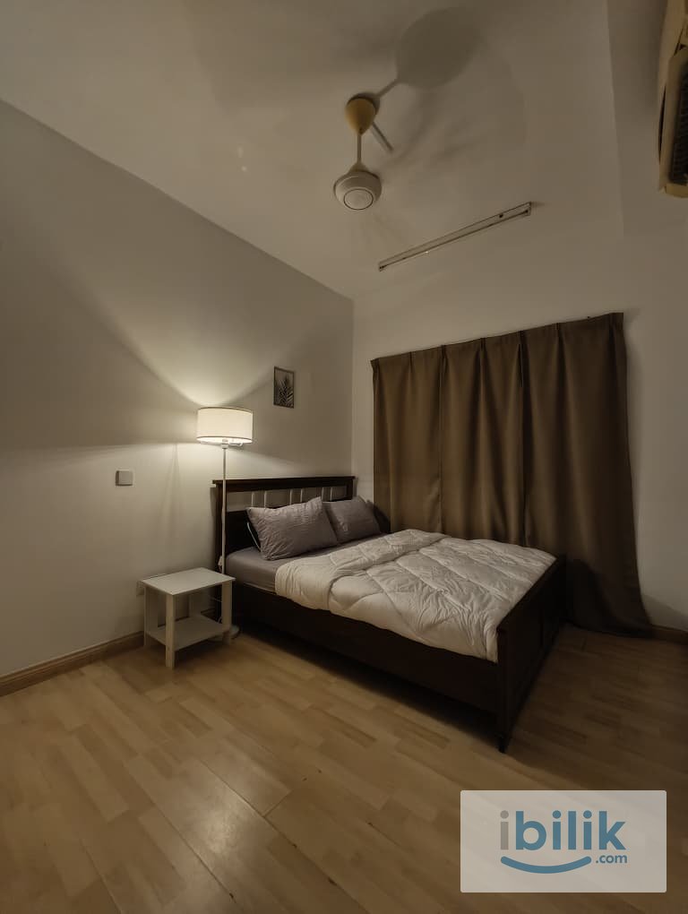 Master Room/Private Toilet - Image 4