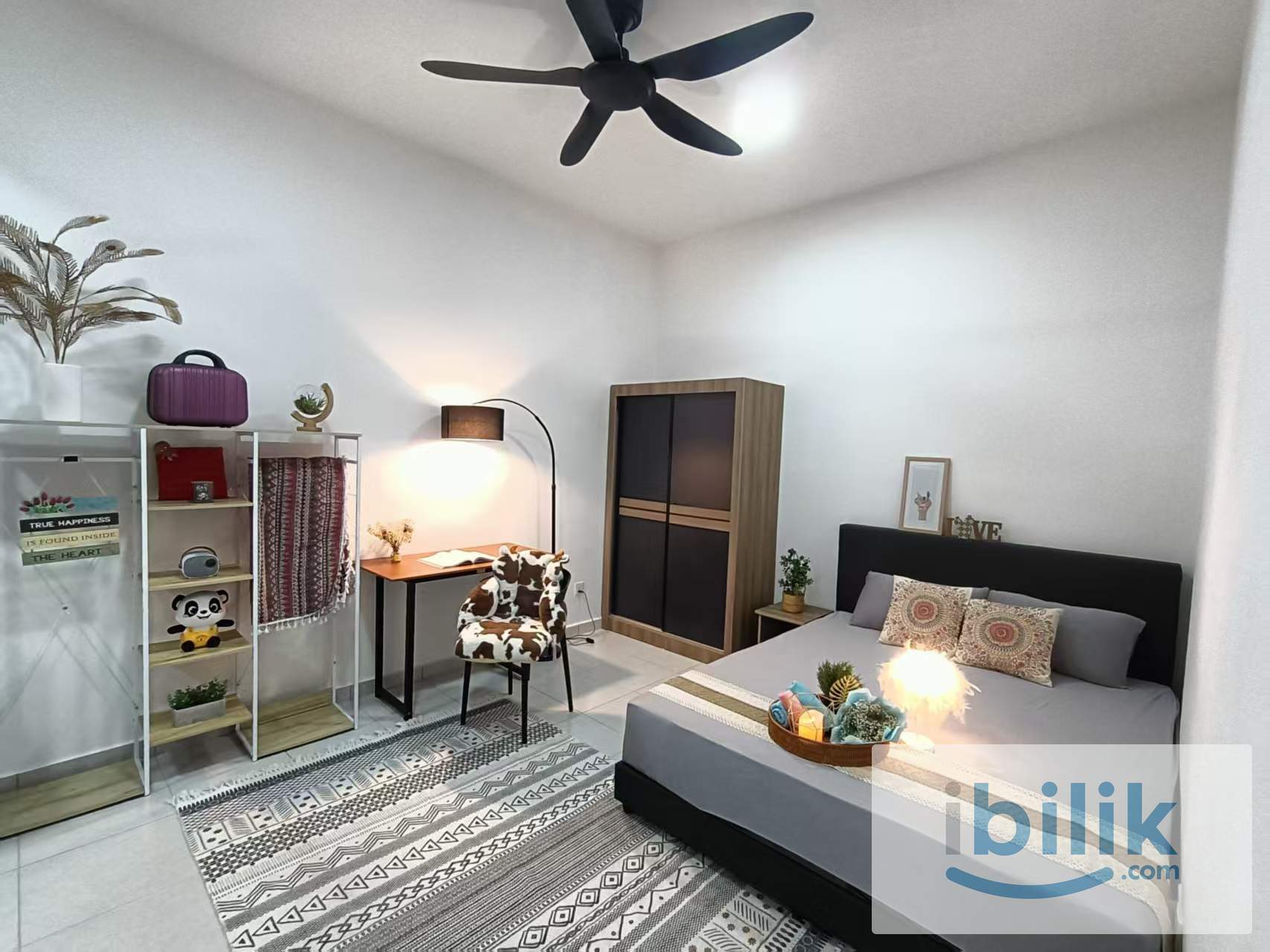 Female studio room at Pixel City sentral - Image 2