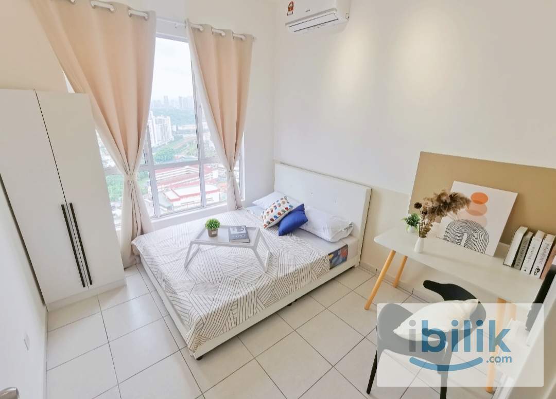 Middle room at Pixel City sentral - Image 1