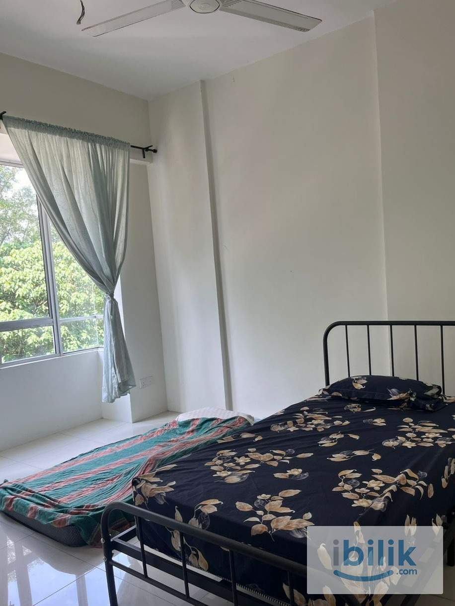 Master Room at Mahkota Residence, Bandar Mahkota Cheras - Image 2