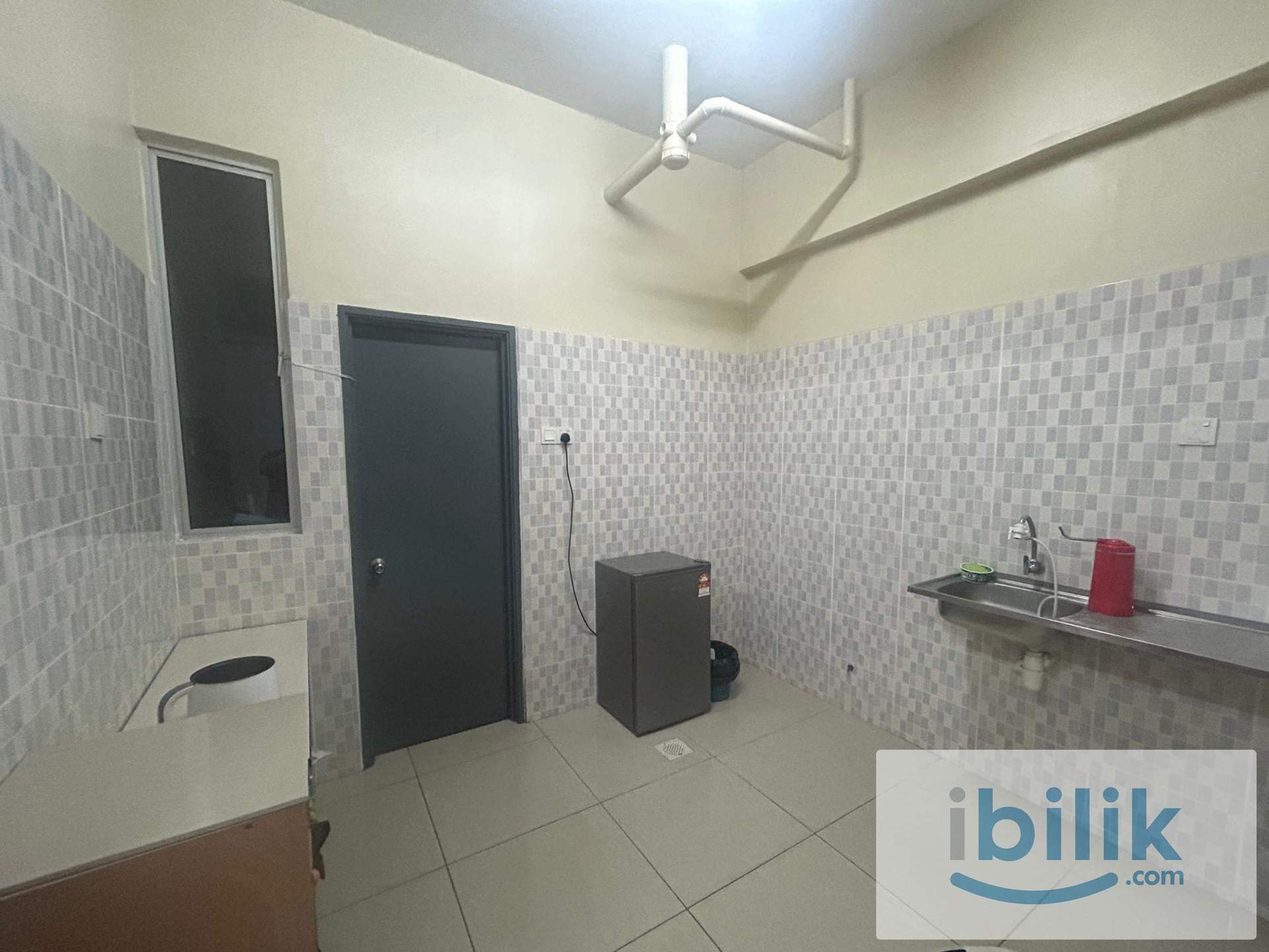 Master Room at Mahkota Residence, Bandar Mahkota Cheras - Image 3