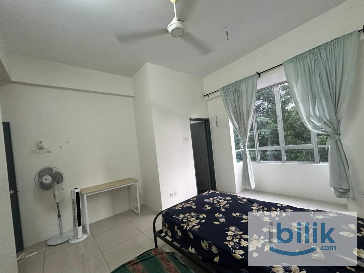 Master Room at Mahkota Residence, Bandar Mahkota Cheras - Image 7