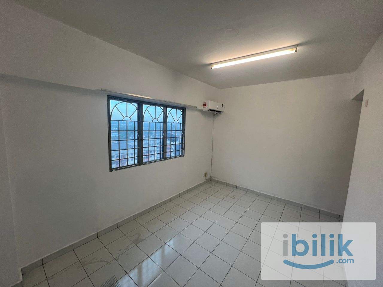 Newly Refurbished Whole Unit for Rent – Plaza Indah, Kajang - Image 5
