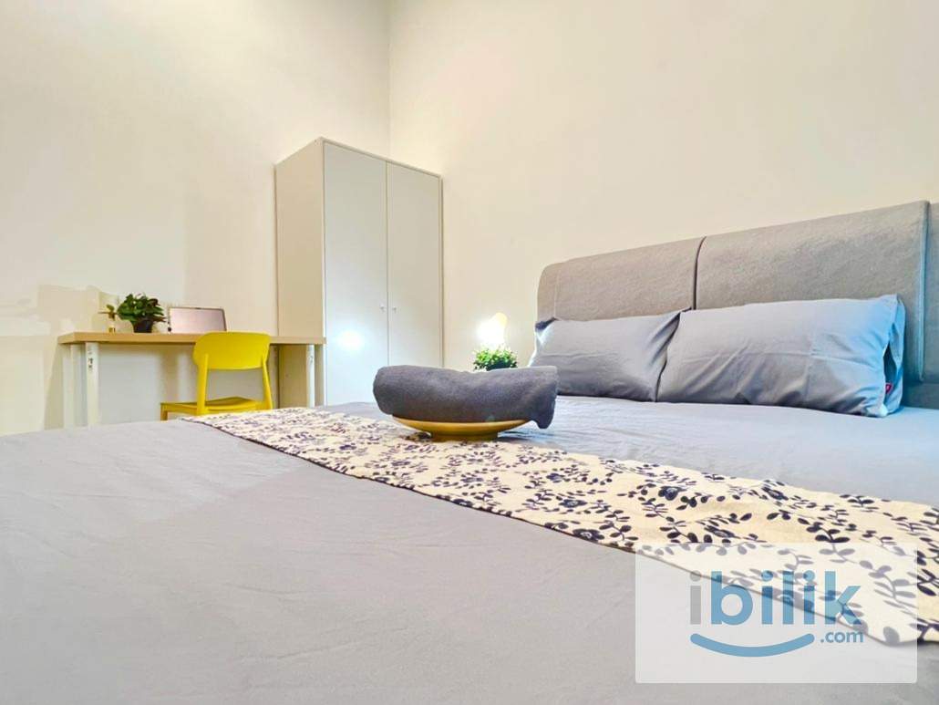 Middle Room  - Image 2