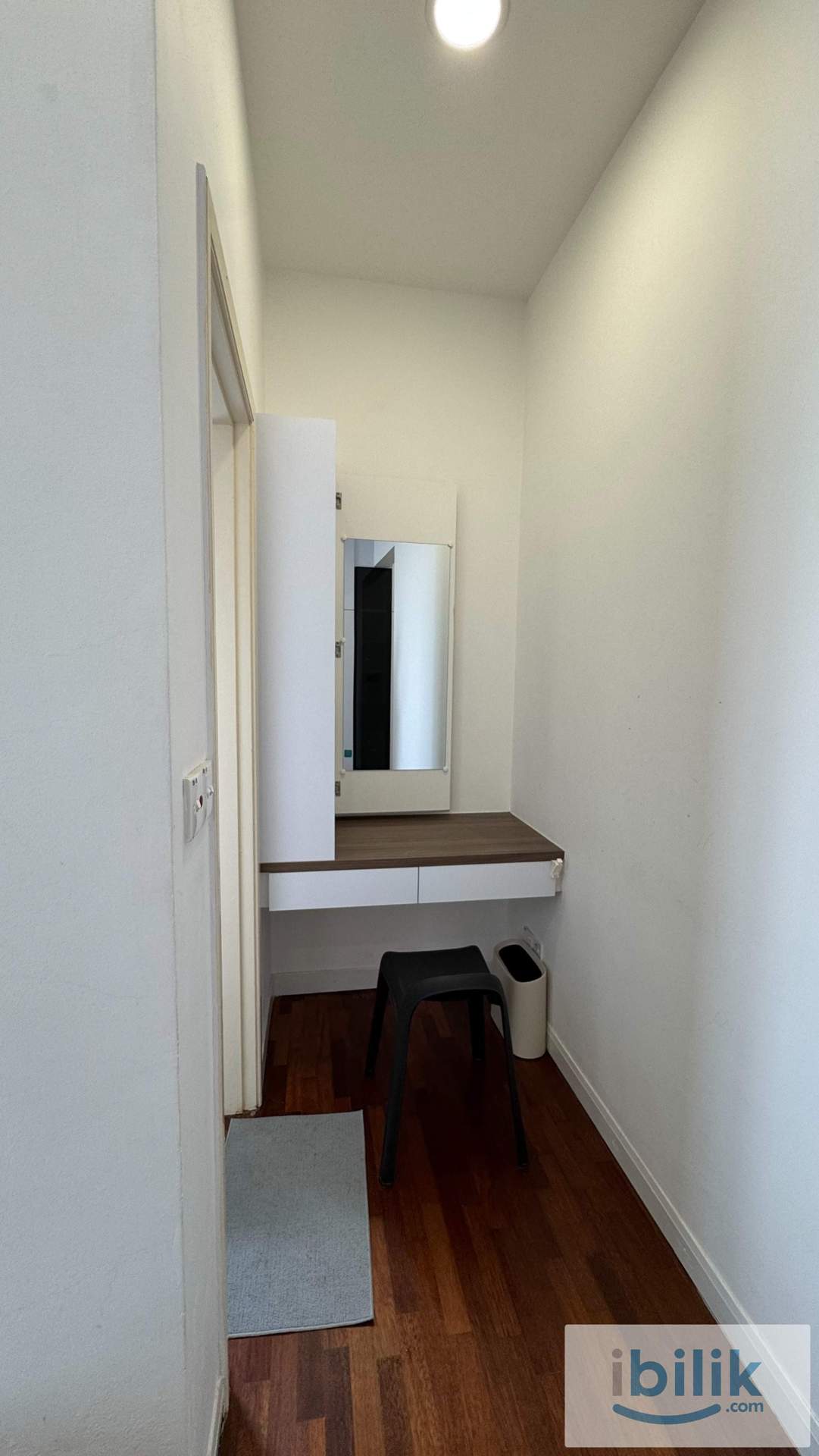 New Renovated MASTER ROOM for rent at Seri Maya Condominium prefer  👩female - Image 3