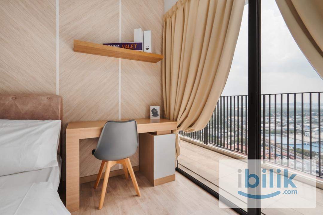 Female medium balcony room at Emporis, MRT Kota Damansara, Jalan Teknologi, Ioi Damansara, Surian Sunway Gizza Nexis - Image 3