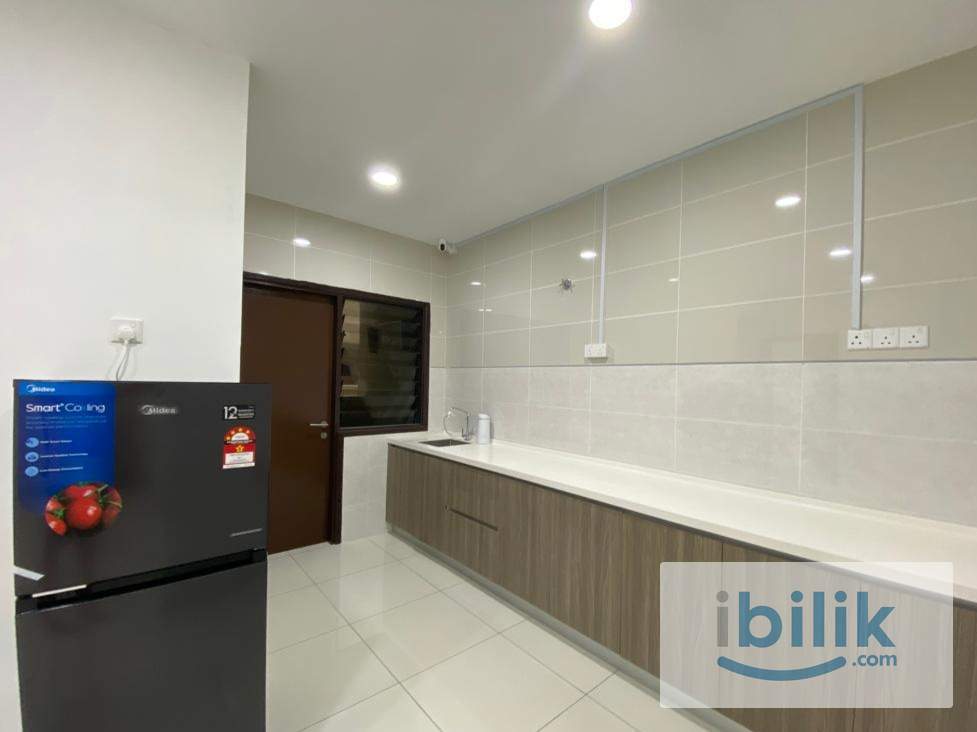Middle Room at Paraiso Residence, Bukit Jalil, Pavilion BJ, The Park 2 Residence, Bukit Jalil Recreational Park - Image 5