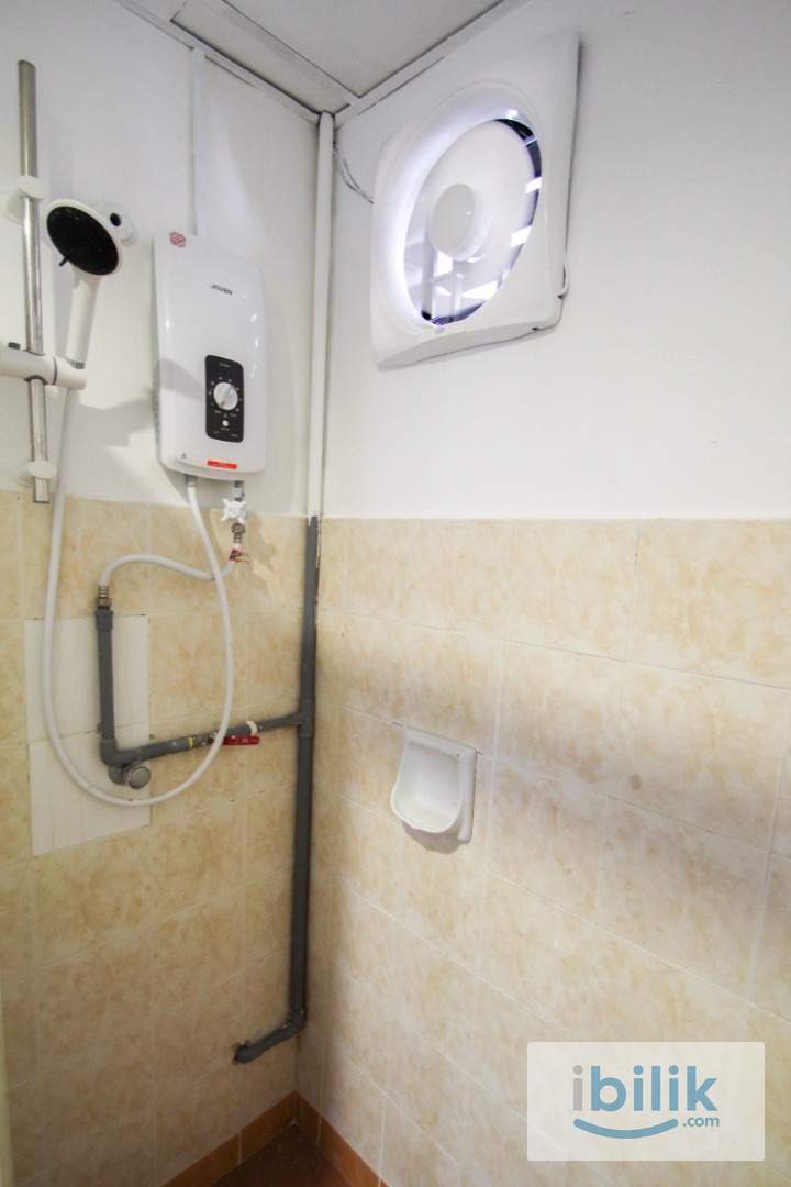 Medium room at Sri Putramas 1, near Publika, Mont Kiara, MITEC, Segambut, MITRADE - Image 6