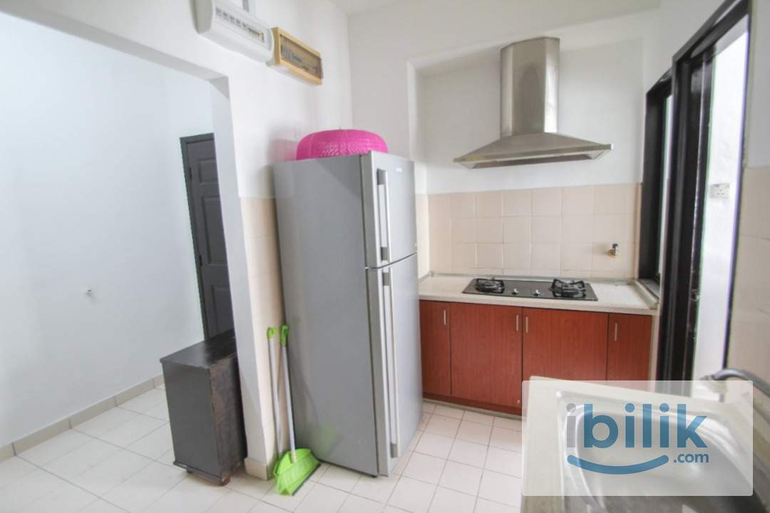 Medium room at Sri Putramas 1, near Publika, Mont Kiara, MITEC, Segambut, MITRADE - Image 10