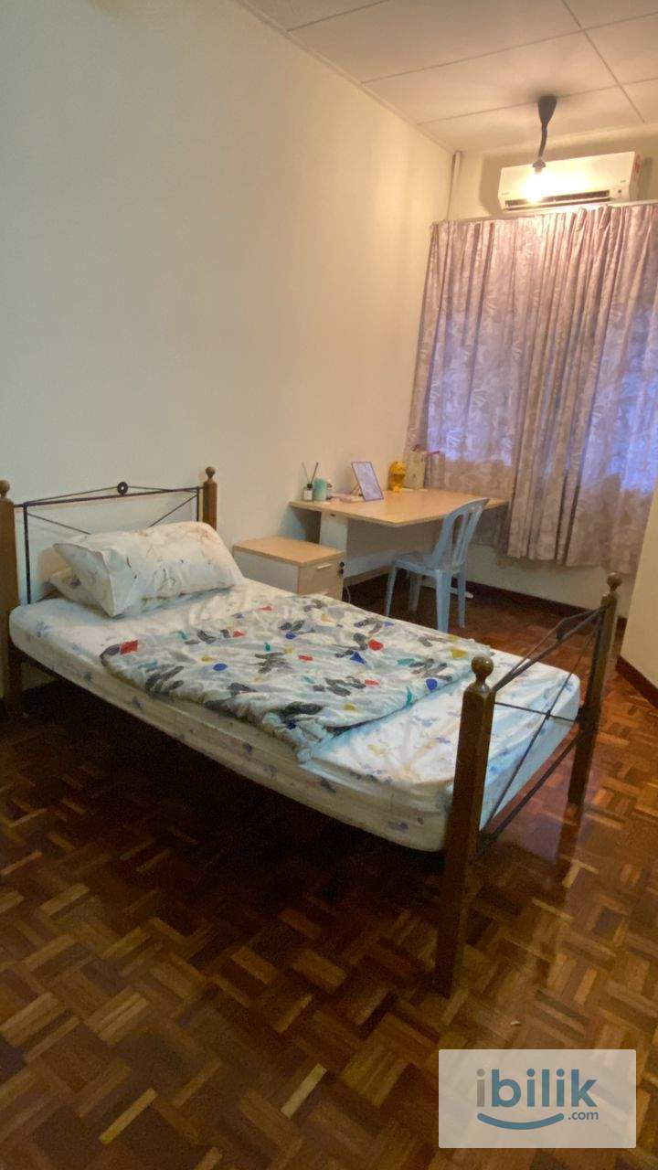 Spacious room @ Bandar Utama 4, 3 mins to 1 Utama, 1st Avenue, BU MRT - Image 2