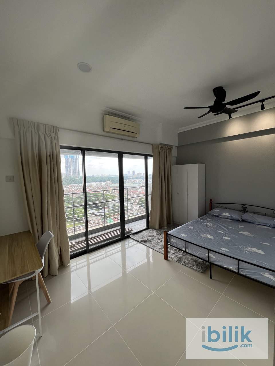 COZY Balcony Room @ Setiawalk Residence @ LRT Pusat Bandar Puchong, Bandar Puteri [Fully-Furnished | Move-In Ready] - Image 1