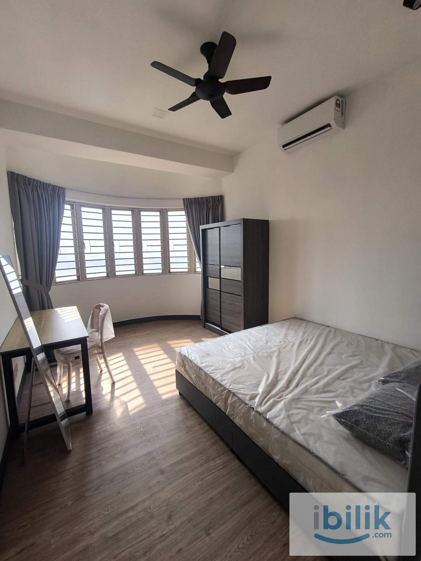 [FEMALE UNIT] MEDIUM Room @ Rhythm Avenue @ USJ 19, Subang Jaya near LRT Wawasan - Image 1