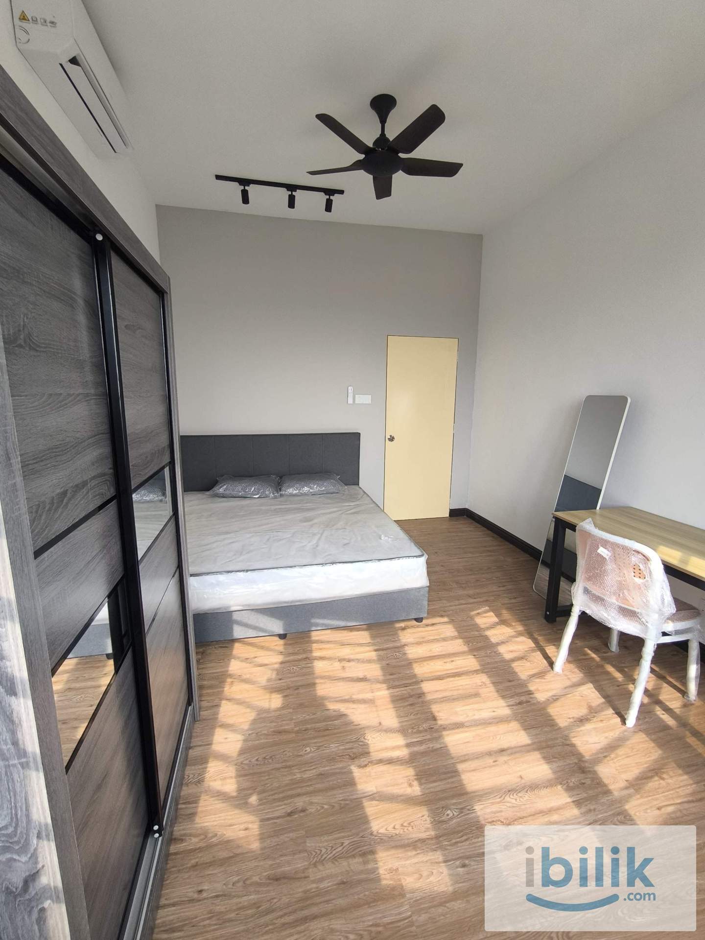 [FEMALE UNIT] MEDIUM Room @ Rhythm Avenue @ USJ 19, Subang Jaya near LRT Wawasan - Image 2