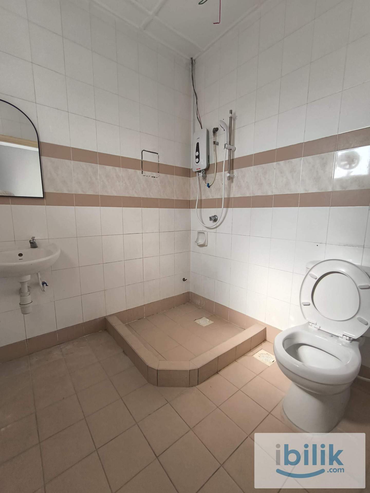 [FEMALE UNIT] MASTER Room @ Rhythm Avenue @ USJ 19, Subang Jaya near LRT Wawasan [Fully-Furnished | Move-In Ready] - Image 3