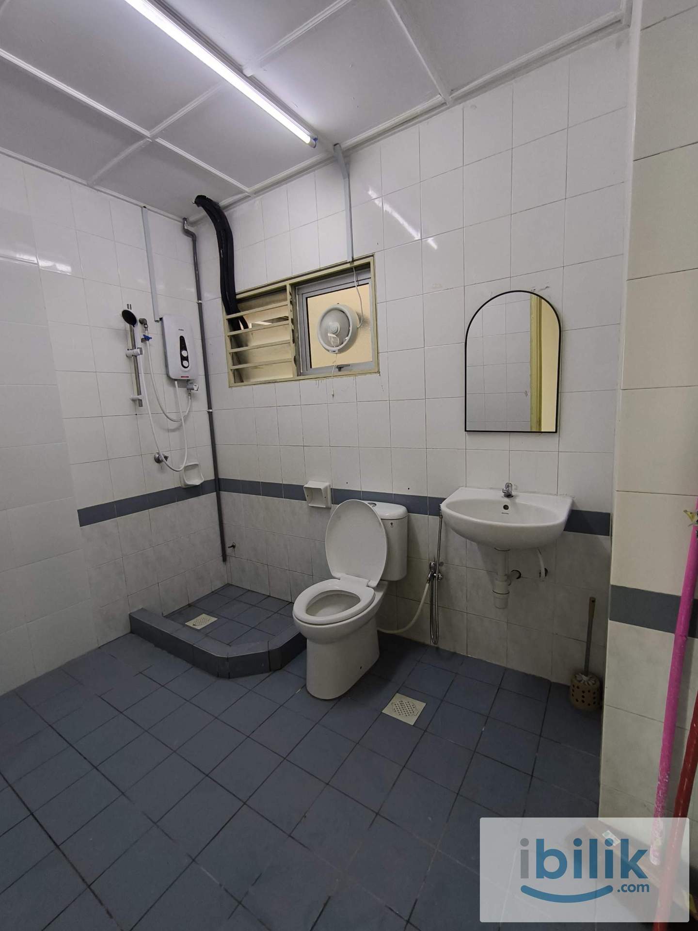[FEMALE UNIT] MEDIUM Room @ Rhythm Avenue @ USJ 19, Subang Jaya near LRT Wawasan [Fully-Furnished | Move-In Ready] - Image 3