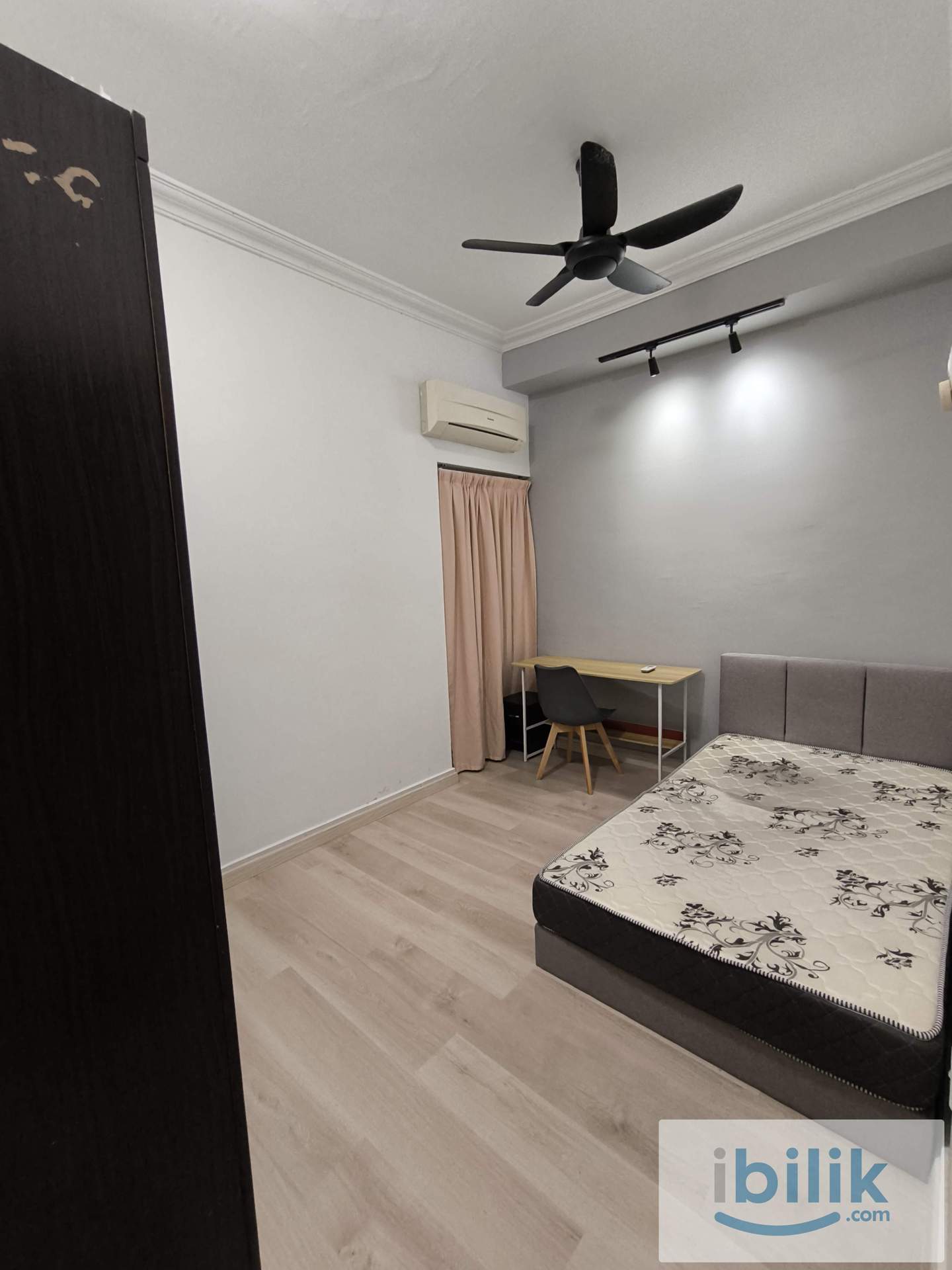 COZY Medium Room @ Setiawalk Residence @ LRT Pusat Bandar Puchong, Bandar Puteri [Fully-Furnished | Move-In Ready] - Image 1