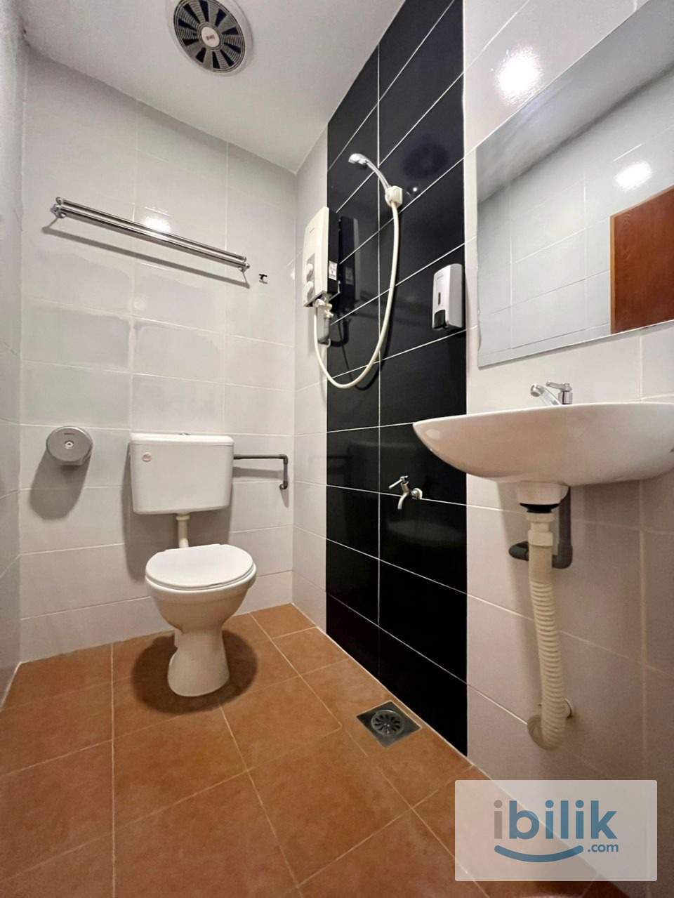 ❌No Deposit😍靠近Ksl Holiday plaza shopping mall 世纪花园 地点方便的舒适主人房 Cozy Master bedroom at Ksl Taman Century Jb   - Image 4