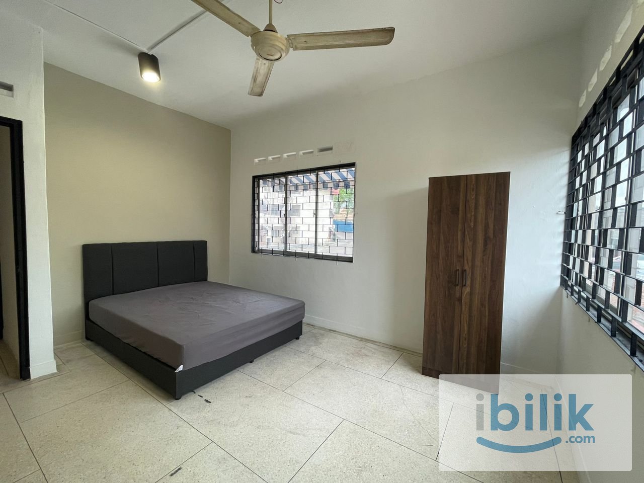 📍CIQ ROOM FOR RENT💕LOW  DEPOSIT💕Cool Living Master Room at Taman Century Garden Johor Bahru, Johor - Image 1