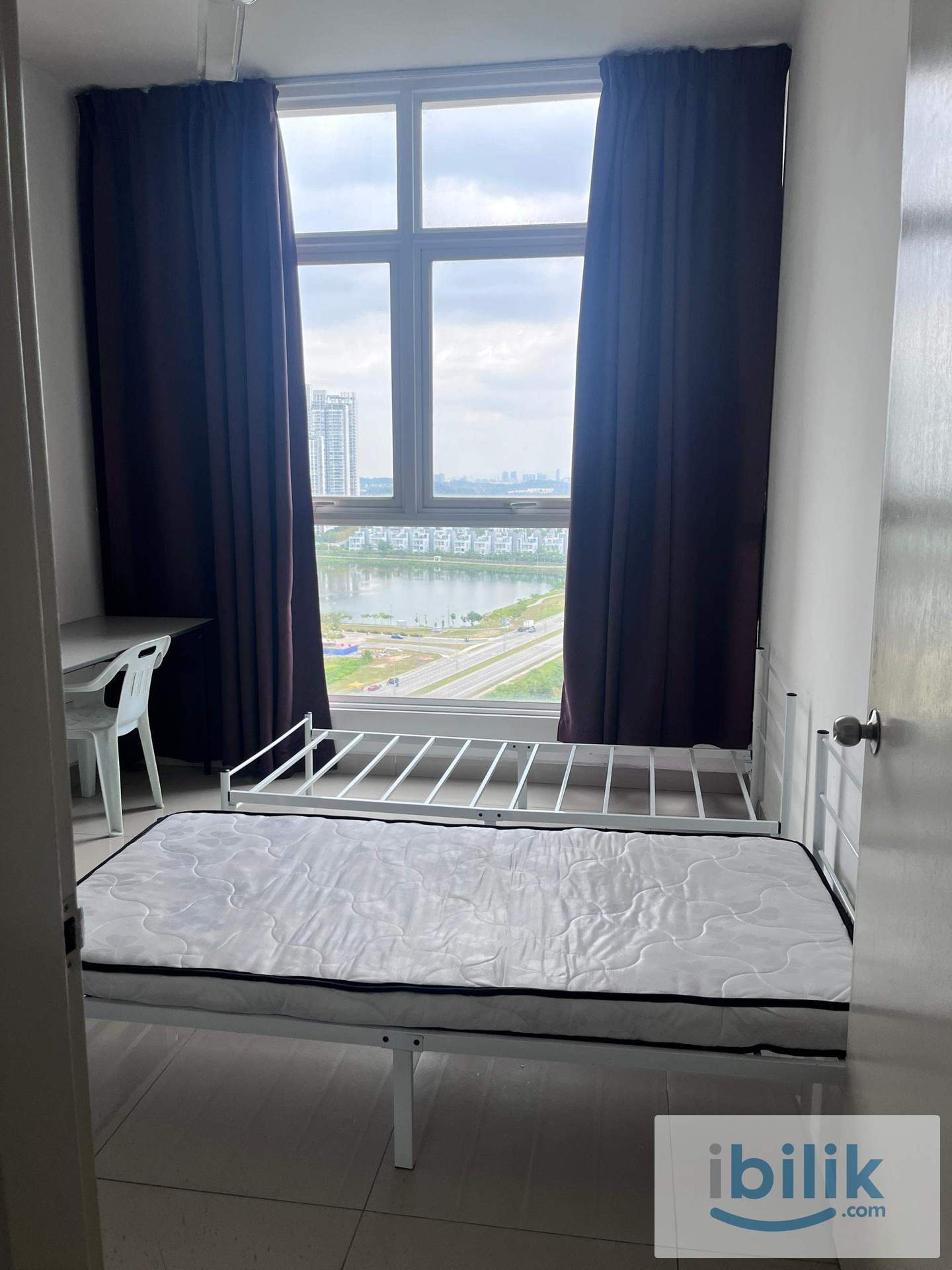 Master room for rental for female  - Image 1