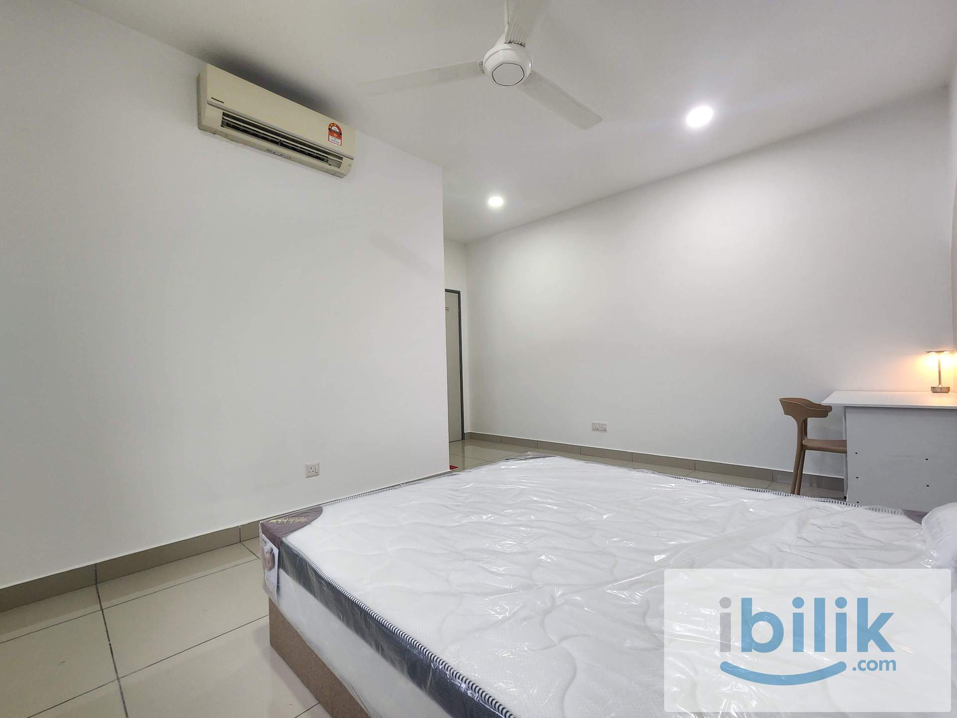 Awesome Master Bedroom for FEMALE for RENT @ Seksyen 22 Shah Alam - Image 1