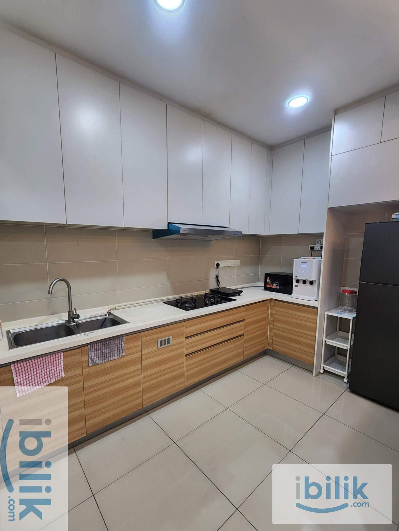 Beautiful NEW Premier Female Master Bedroom with Private Bathroom for RENT @ Seksyen 22 SHAH ALAM - Image 2