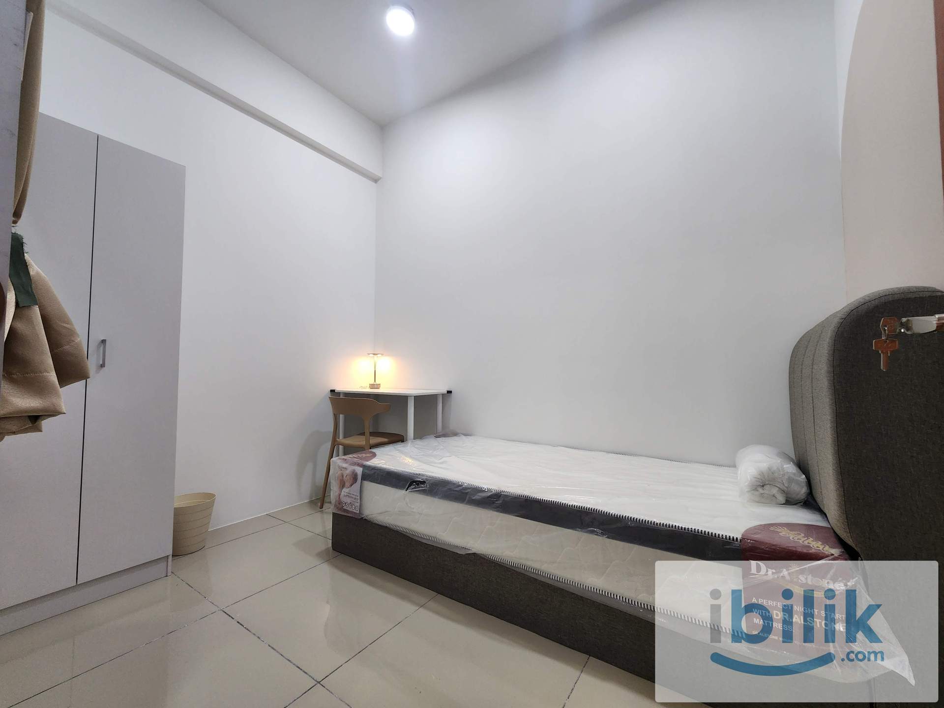 Cozy Female Economy Single Bedroom for RENT @ Seksyen 22 Shah Alam - Image 1