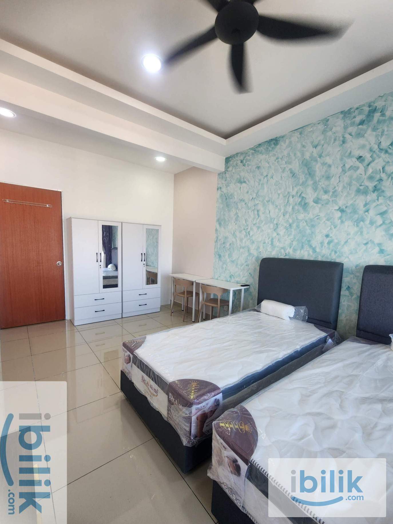 Cozy Female Medium Deluxe Bedroom with Private Balcony for RENT @ Shah Alam - Image 2