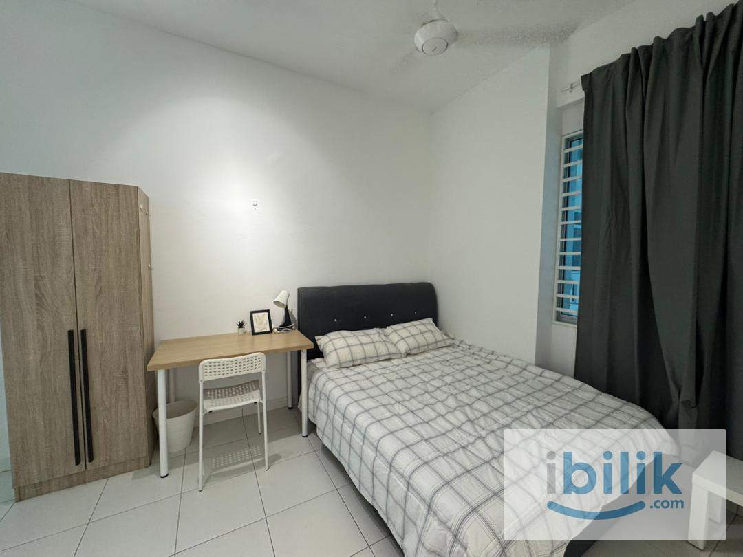Golden Triangle 1 Master Room w/ Car Park RM800/month - Near Bayan Lepas & Bayan Baru - Image 1
