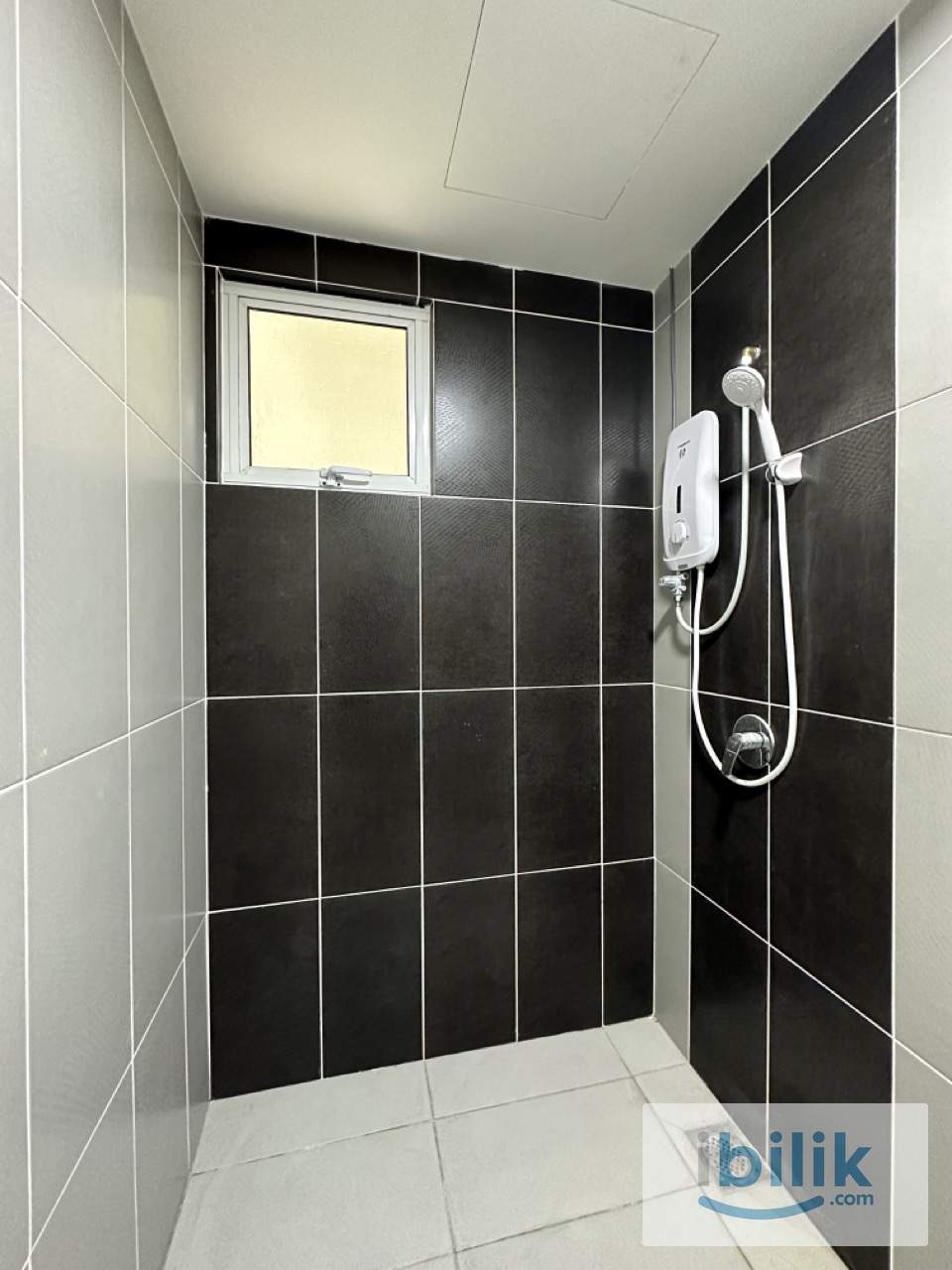 Sierra East Master Bedroom For Rent RM1,000/month - Hill View + 1 Car Park - Image 8