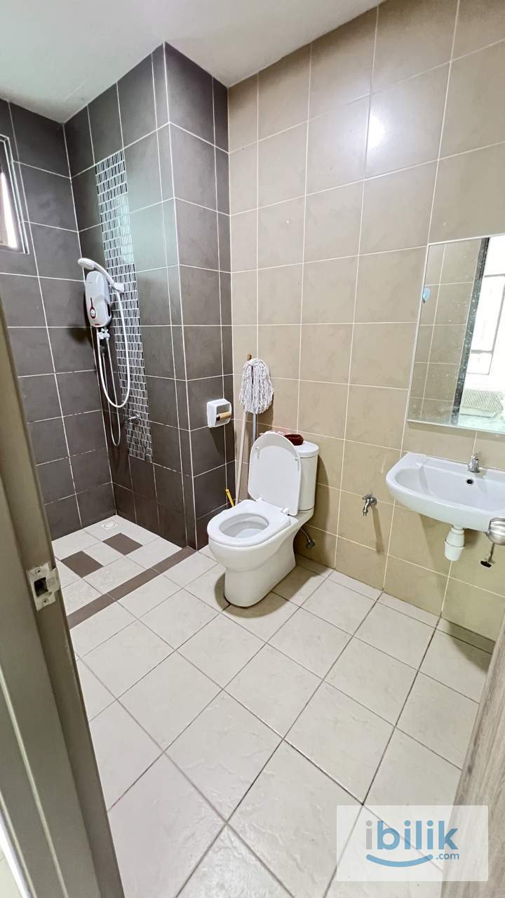 COZY MASTER ROOM AT BAYAN LEPAS NEAR INDUSTRIAL AREA N AIRPORT ! FREE MONTHLY CLEANING  - Image 3