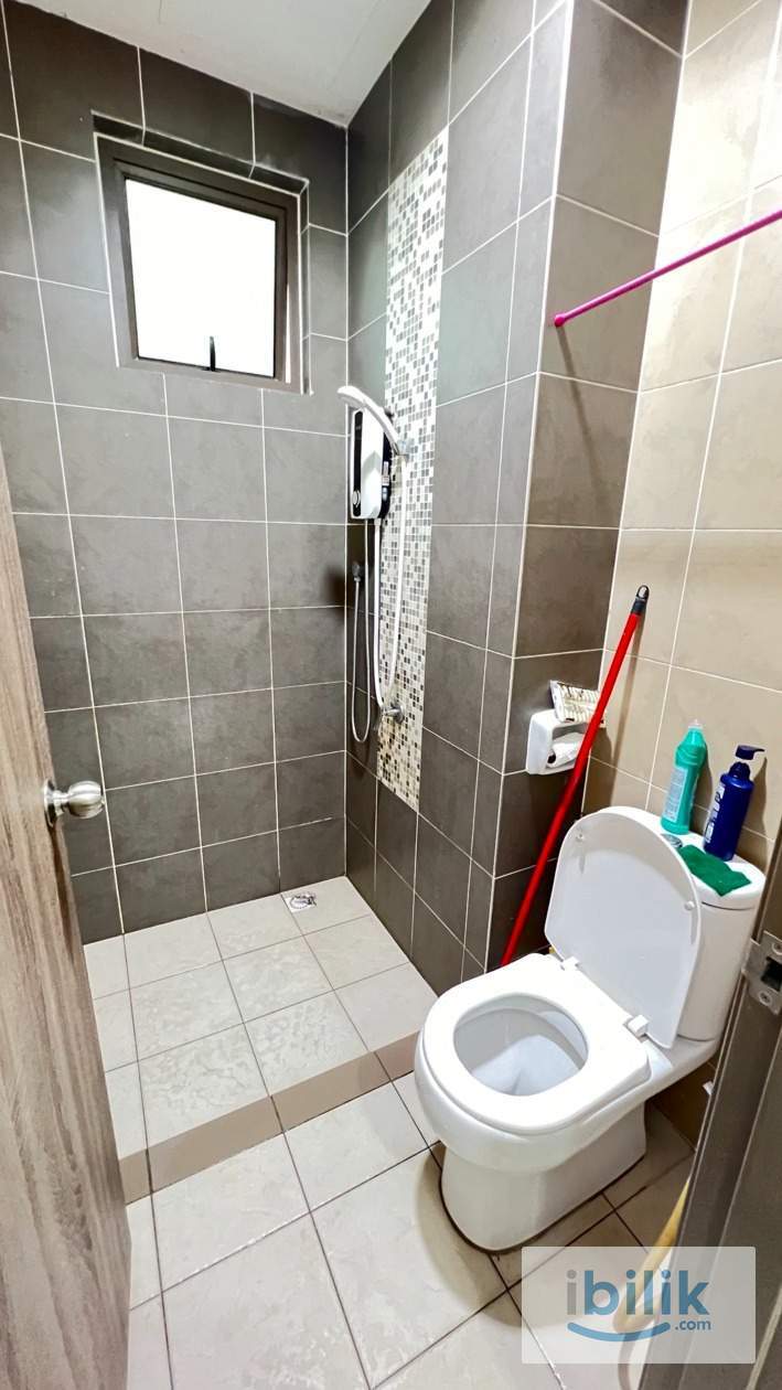 COZY SINGLE ROOM AT TREE SPARINA BAYAN LEPAS NEAR FIZ AREA  - Image 4