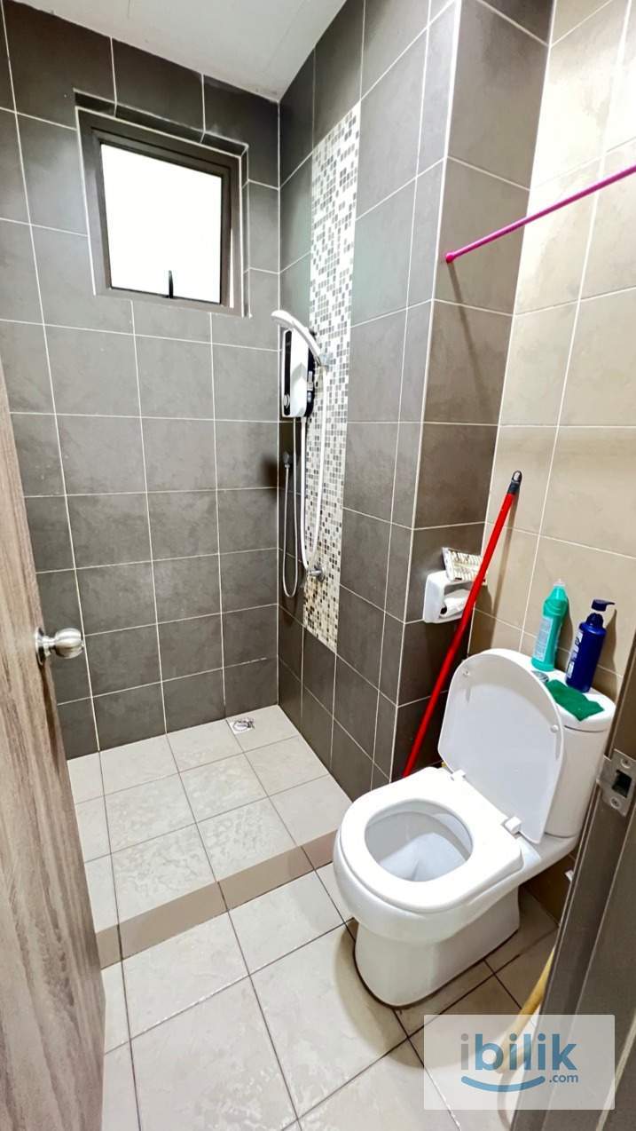 COZY SINGLE ROOM AT BAYAN LEPAS ! FREE WIFI AND CLEANING  - Image 3