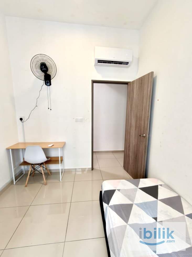 COZY SINGLE ROOM AT TREE SPARINA NEAR AIPORT N F.I.Z BAYAN LEPAS  - Image 5