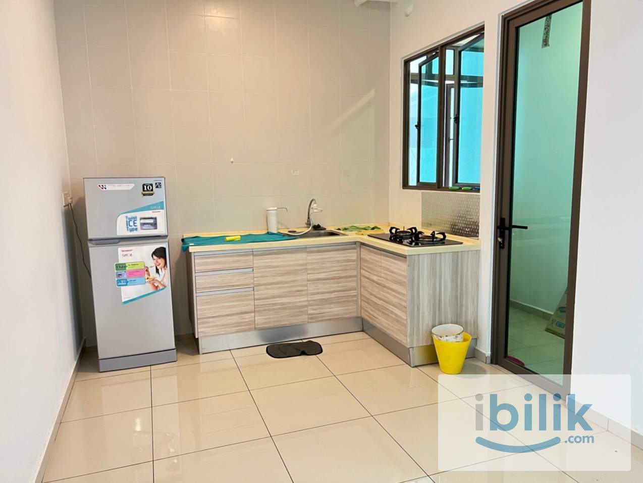 COZY MIDDLE ROOM WITH BALCONY AT BAYAN LEPAS ! NEAR AIRPORT & INDUSTRIAL AREA - Image 5