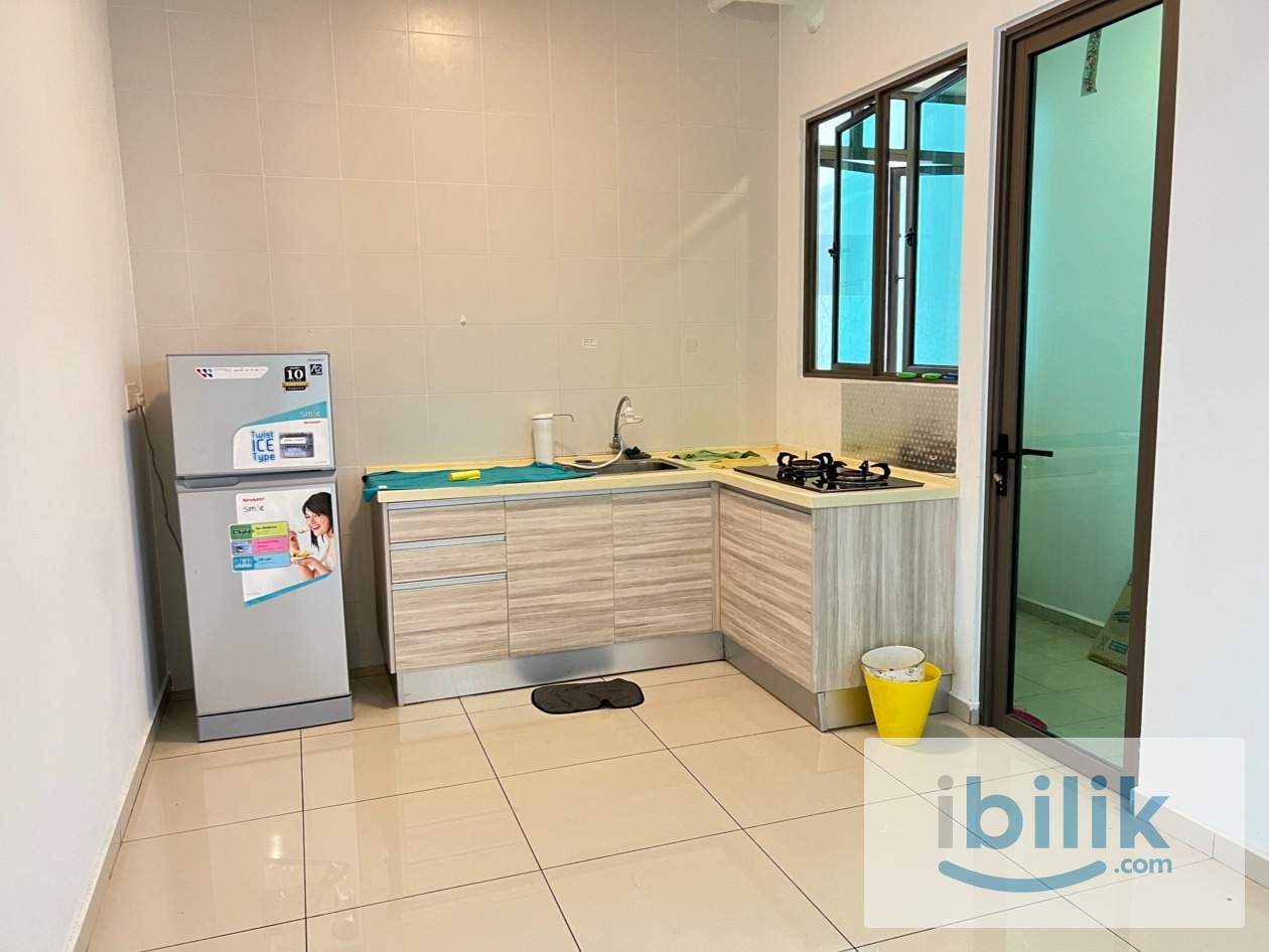 COZY SINGLE ROOM AT TREE SPARINA NEAR AIRPORT N INDUSTRIAL AREA BAYAN LEPAS - Image 5