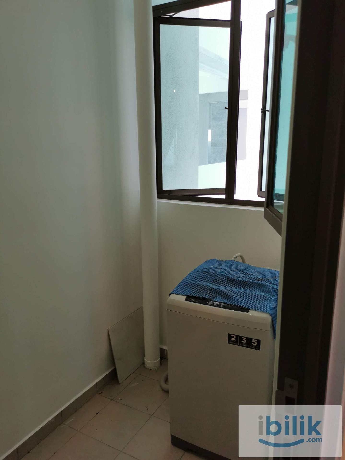 COZY MASTER ROOM AT TREE SPARINA (MALE UNIT) NEAR AIRPORT N INDUSTRIAL AREA BAYAN LEPAS  - Image 5