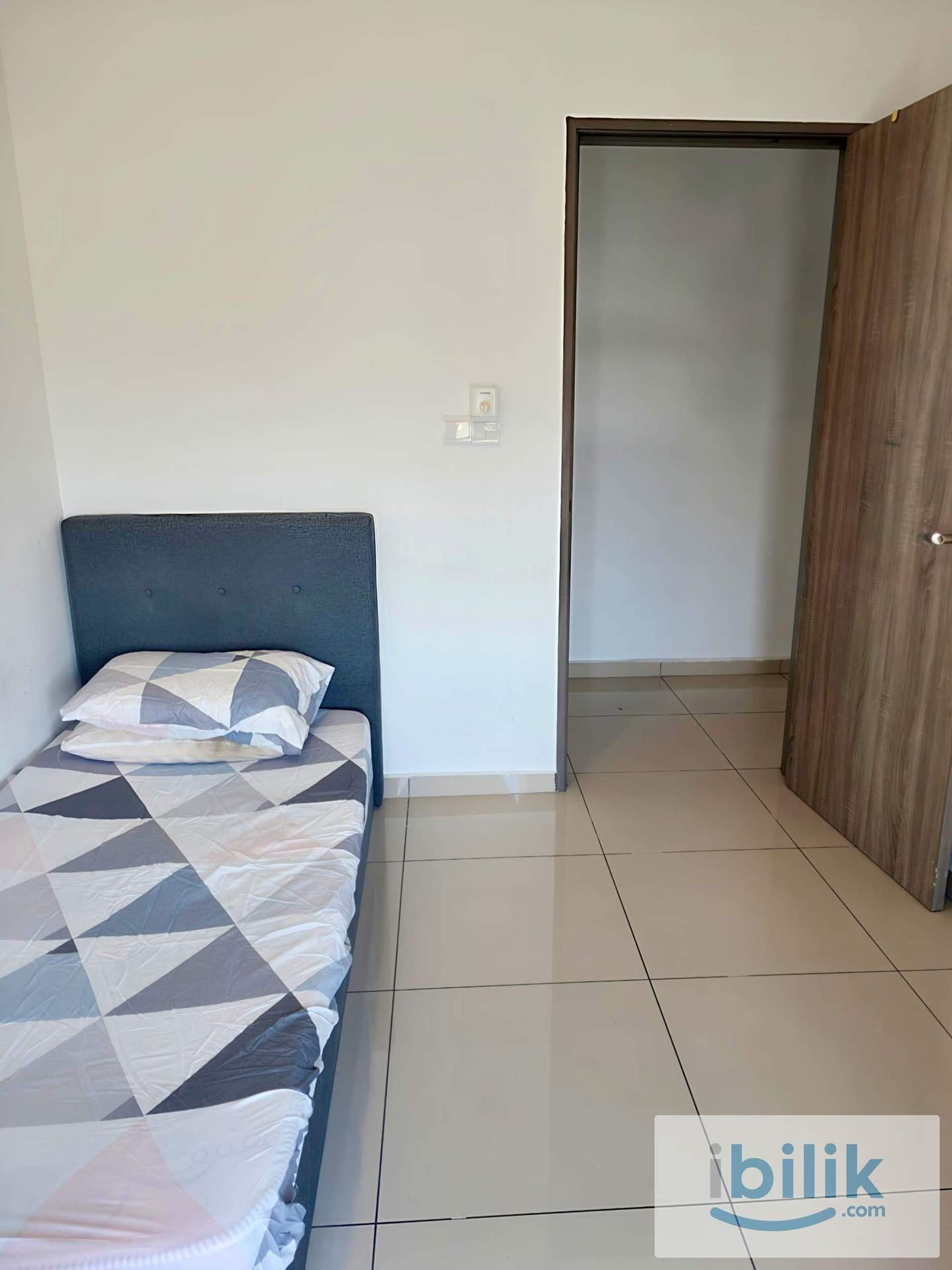 COZY SINGLE ROOM AT BAYAN LEPAS FREE WIFI N CLEANING  - Image 1